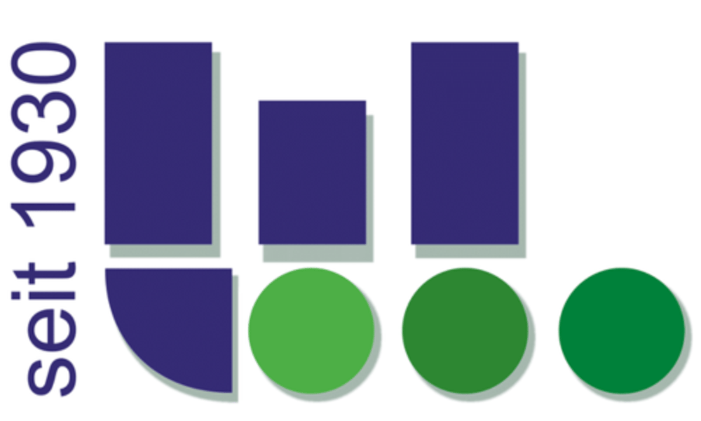 Logo mit "seit 1930" vertikal links, daneben drei dunkelblaue Balken und drei grüne Kreise.