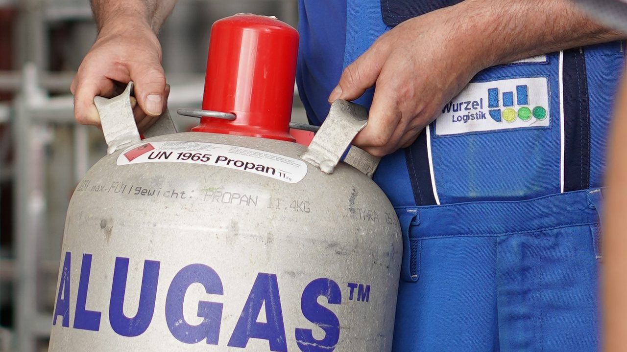 Gasversorgung – Propangasflasche der Wurzel Spedition
